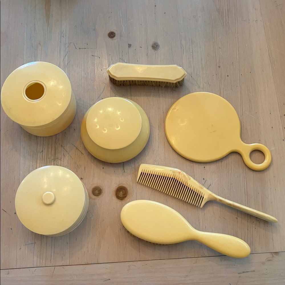 Vintage Art Deco Vanity Set